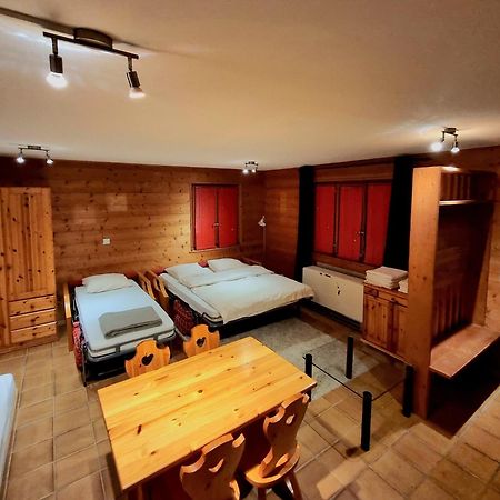 Hotel - Petit-Dejeuner Le Trift Циналь Экстерьер фото