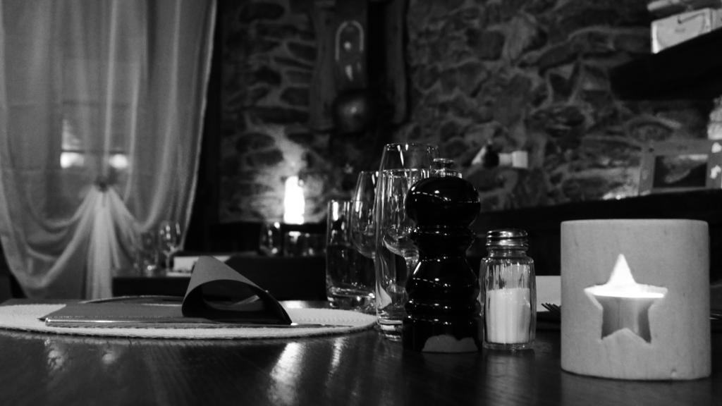 Hotel - Petit-Dejeuner Le Trift Циналь Экстерьер фото