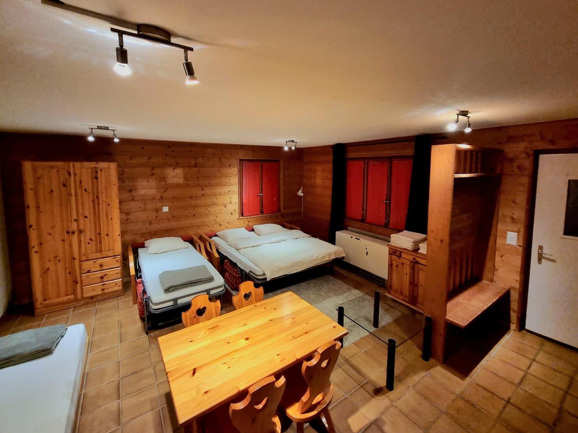 Hotel - Petit-Dejeuner Le Trift Циналь Экстерьер фото