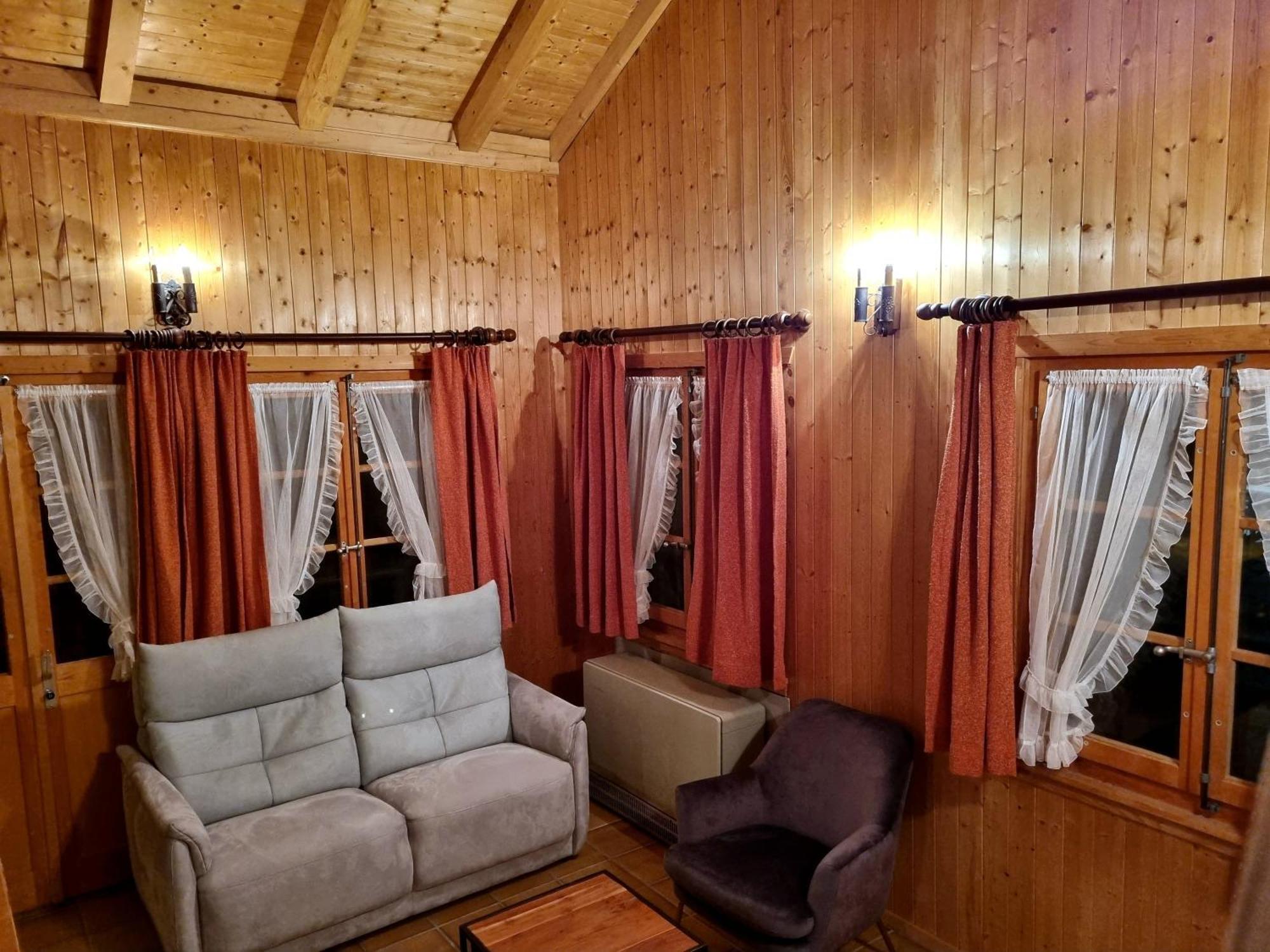 Hotel - Petit-Dejeuner Le Trift Циналь Экстерьер фото