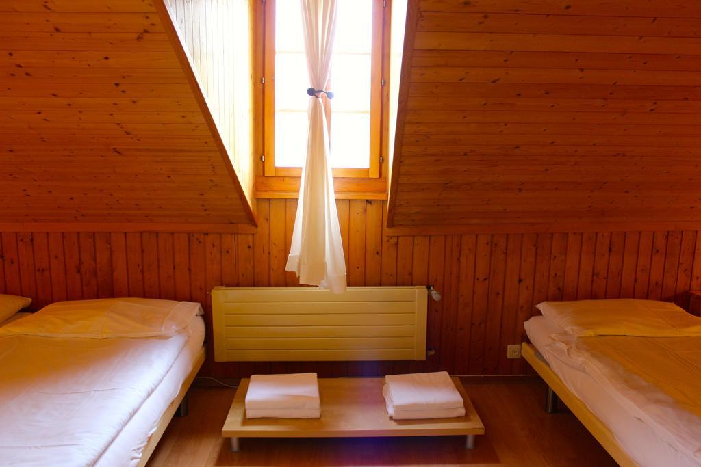 Hotel - Petit-Dejeuner Le Trift Циналь Экстерьер фото
